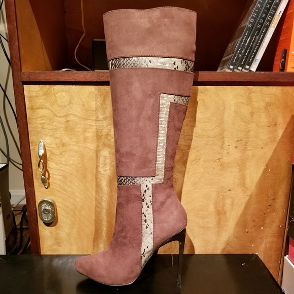 Izabella Rue Shoes - Knee high heeled boot